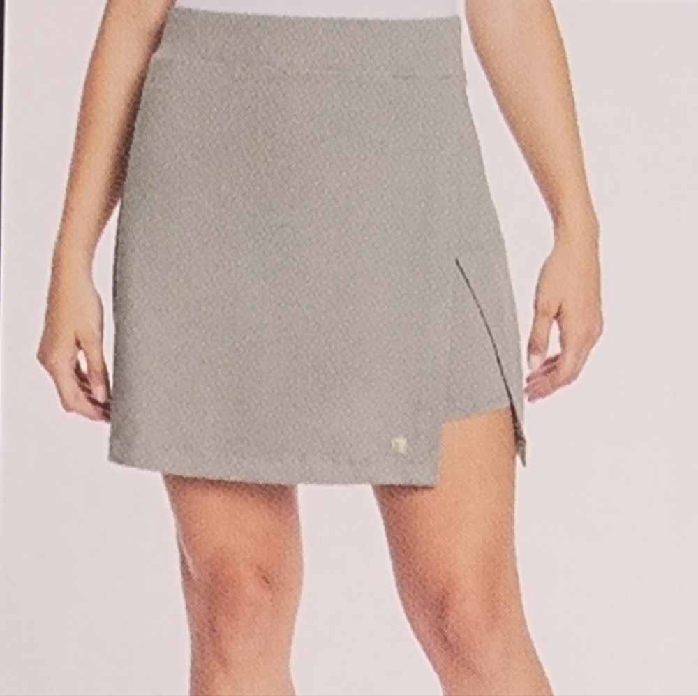 Anne Klein Sport Skirt with Built in shorts with Hidden Pockets